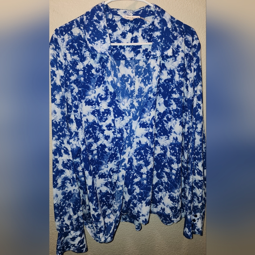 Calvin Klein Blue and White Abstract Blouse